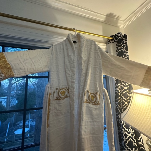 Versace White and Gold Robe - L - Picture 5 of 7